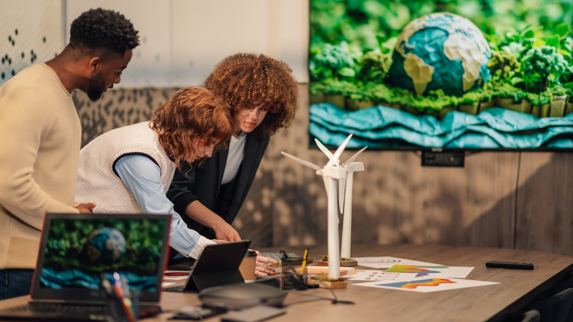 Low carbon commercial building